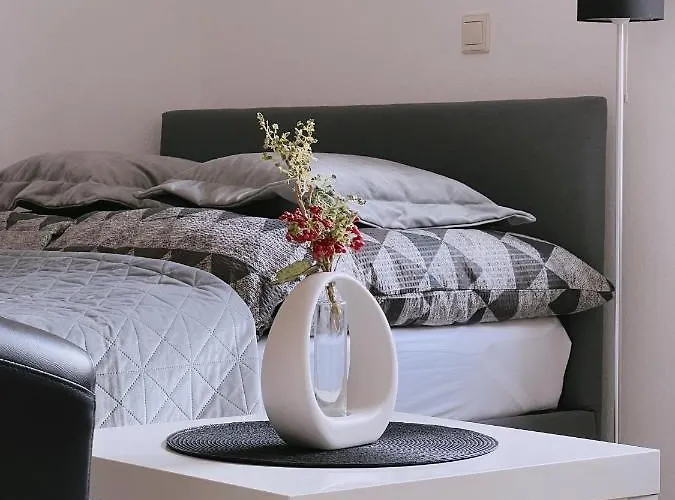 Cozy In Historical Alt-lobeda Near Uni-klinik