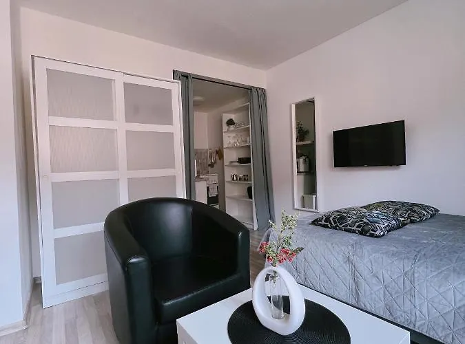 Cozy In Historical Alt-lobeda Near Uni-klinik *