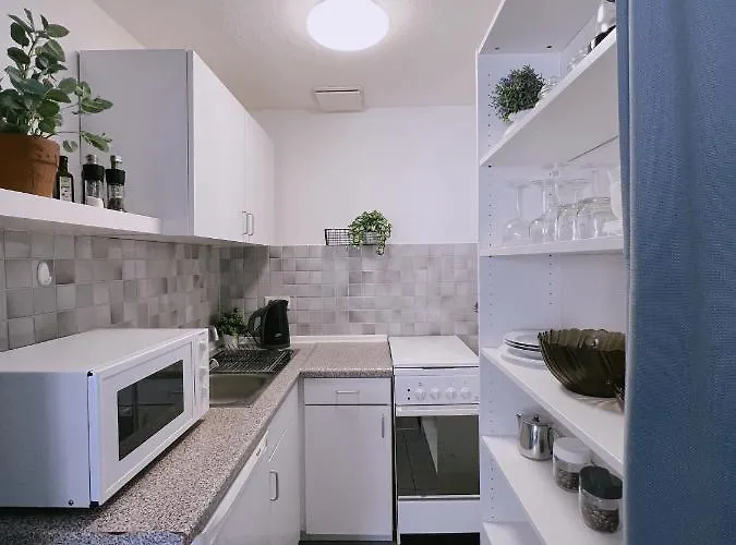 Cozy In Historical Alt-lobeda Near Uni-klinik *